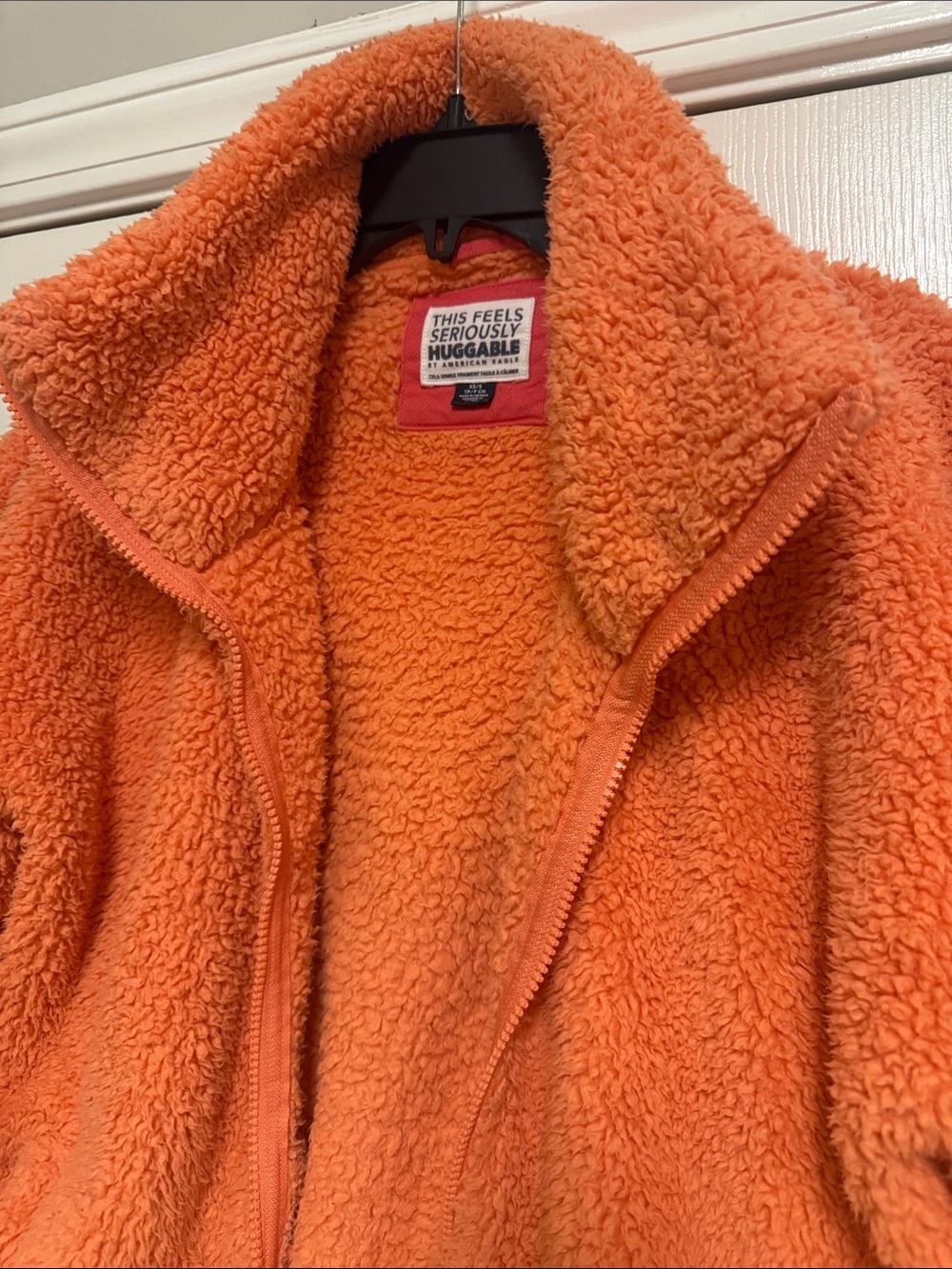 American Eagle. This Feels Seriously HUGGABLE Cozy Orange Sherpa Zip-Up Jacket - Picture 10 of 14